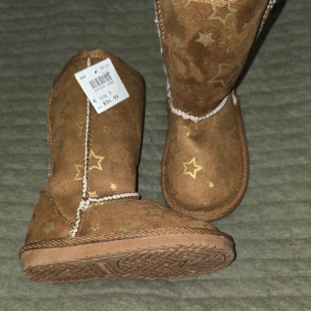 Airwalk Tan Star Pattern Boots